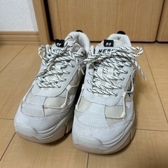 NERDY スニーカーの画像