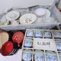 【無料】  食器 プレート コップ 【期間限定】まとめ出品の画像