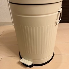 ニトリ　ゴミ箱　ほぼ新品