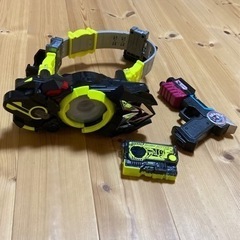仮面ライダーゼロワンのベルトとジオウのフラッシュガン