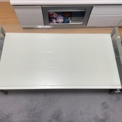 ガラステーブルの画像