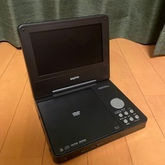 ポータブルDVDプレーヤー