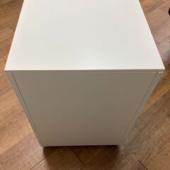 オフィス家具  キャビネット 鍵付き の画像