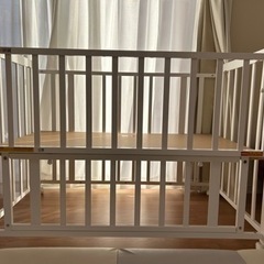 ヤトミ　ベビーベッド（レギュラーサイズ）　ホワイトの画像