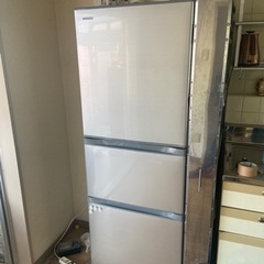 冷蔵庫330L