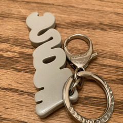 マークバイマークジェイコブス　キーホルダーの画像