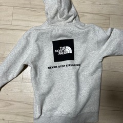 The NORTH Faceのパーカーですの画像