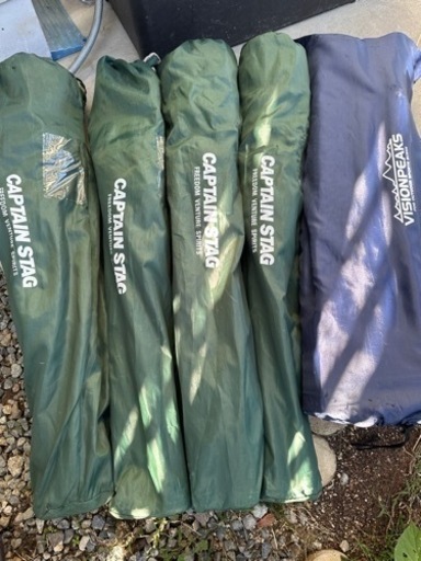 イス4脚、組み立てテーブル