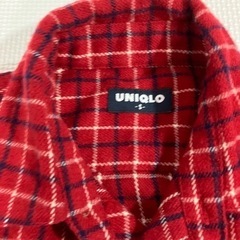 UNIQLO チェック柄シャツ　赤　の画像