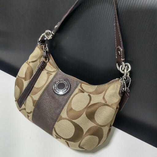 COACHシグネチャー茶系ミニショルダーバッグ