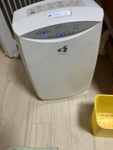 ダイキンの空気清浄機です。