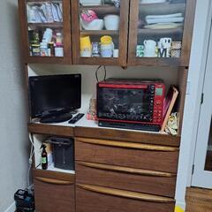 食器棚、無料で差し上げます！☺️