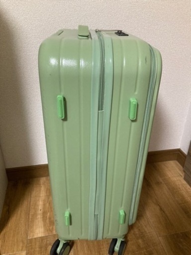 スーツケース5000円(元値約30000円)/フロントオープン/カップホルダー搭載/USBポート付き/超軽量/保証書付き