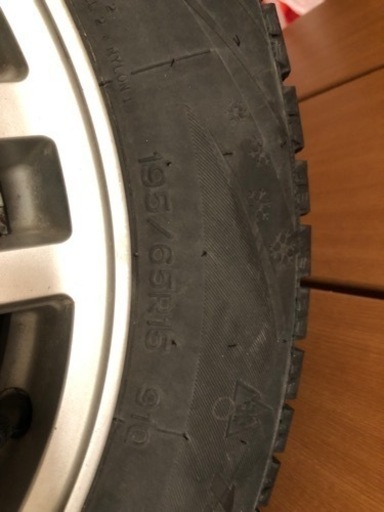 スタッドレス195-65-15 5穴