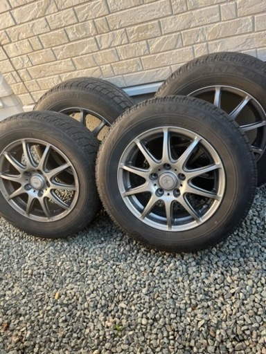★お引き渡し完了★ 15インチ195/65R15 スタッドレス BLIZZAK VRX アルミ付き