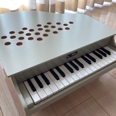 ミニピアノ　カワイP-32 アイボリー