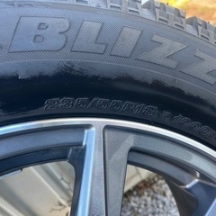 レクサス NX300h 使用 235/55R18 スタッドレスタイヤ ホイール4本セット BLIZZAK VRXの画像