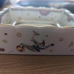 陶器のティッシュケースの画像