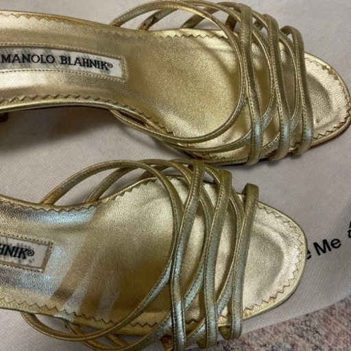 Monolo Blahnik ゴールド　ヒールサンダル