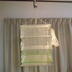 吊るし網かご　（キャンプ道具の水切りに使用）