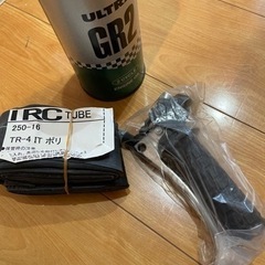 ハンドルロック鍵なし。雨ざらしのトモス&カゴ&タイヤゴム&ハンドル&オイル&スイッチの画像