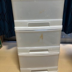 衣装ケース差し上げます。