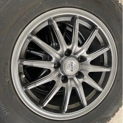 美品スタッドレス215/70R16100Q