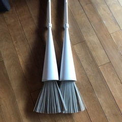 【カインズホーム】立つほうきの画像