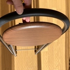 折りたたみ椅子の画像