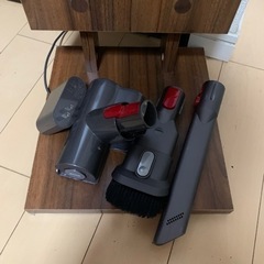 掃除機　ダイソン　v7   スタンド、ブラシのみ！の画像