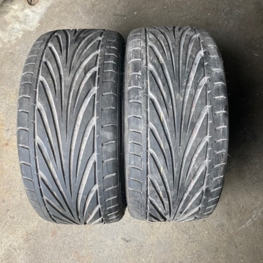 車のパーツ 255/30R19
