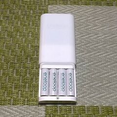 SANYO エネループ eneloop 充電器 単3形4個 セットの画像