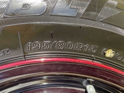 スタッドレスタイヤホイール付き4本セット　ハイエース用