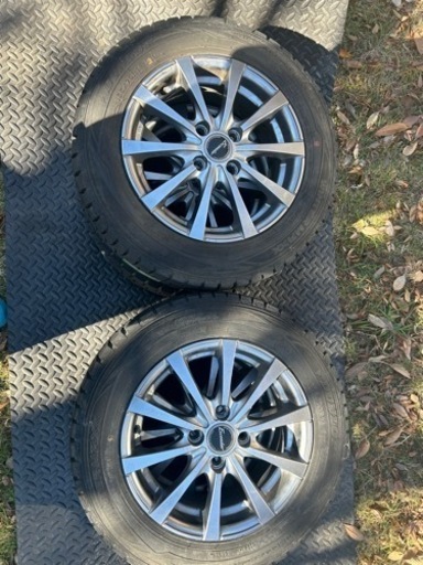 スタッドレスタイヤ　ホイール付き