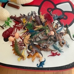 恐竜　収納　おもちゃ　フィギュア