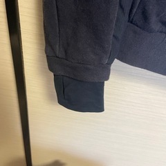 adidas  パーカーの画像