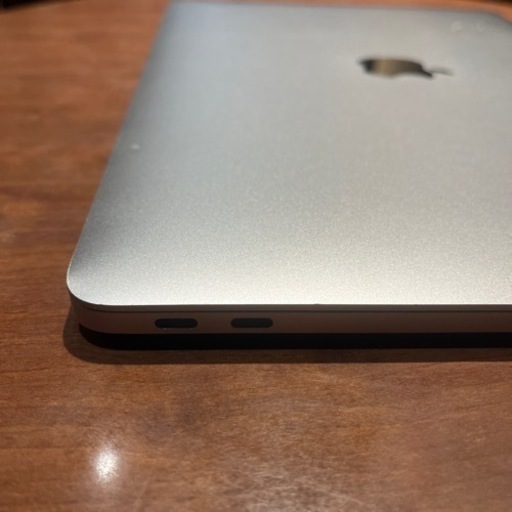 Mac book pro 2016年　512gb  12/6受け付けております。