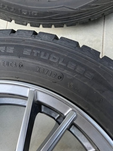 12/16,17土日にお取引出来る方‼️ダンロップのホイール付きスタッドレスタイヤ　サイズ　185/60/R15