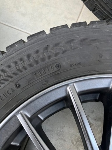 12/16,17土日にお取引出来る方‼️ダンロップのホイール付きスタッドレスタイヤ　サイズ　185/60/R15