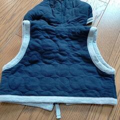 ピングーフード付きベスト80サイズの画像