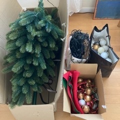 【商談中】最上級クリスマスツリーとオーナメント等一式の画像