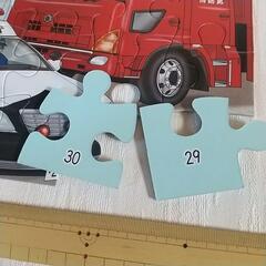 ジグソーパズル 安全をまもる車、中古品。の画像