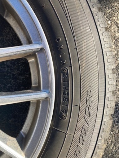 185/65R 15インチ　スタッドレスタイヤ　4本セット
