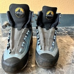 la spirtiva スポルティバ　登山靴　ハイカット