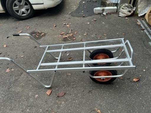 一輪車　/　アルミ平型二輪車　コンテナ3個用　ネコ