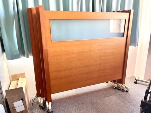 価格変更！木製パーテーション中古品　1台1500円　在庫4台あり