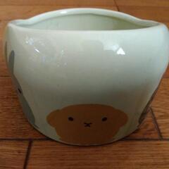 ペットフード入れの画像