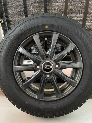 スタッドレスタイヤ4本　タント