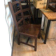 木製チェアの画像