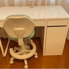 IKEAのデスク　使いやすいですよ